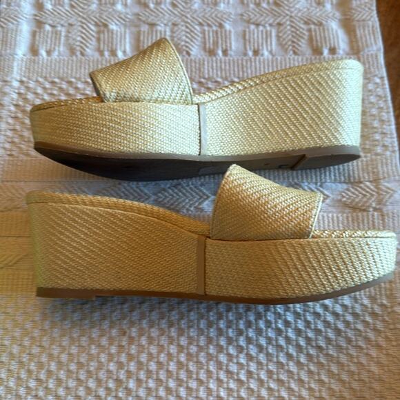 Stuart Weitzman Woven Wedge wheat Sandals 7 - Picture 7 of 9